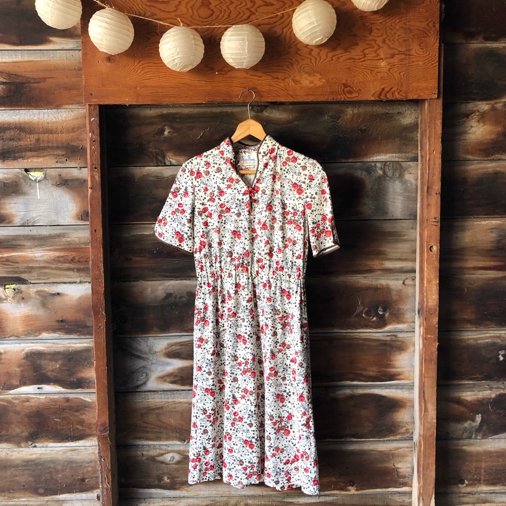 Vintage watercolor roses dress - sz M - cream brushstroke paint brushy floral